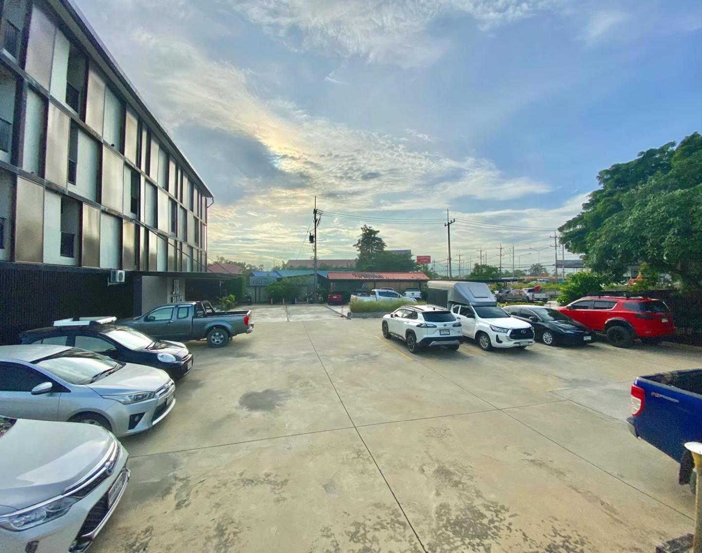 JB Place Nakhon Pathom Exterior foto
